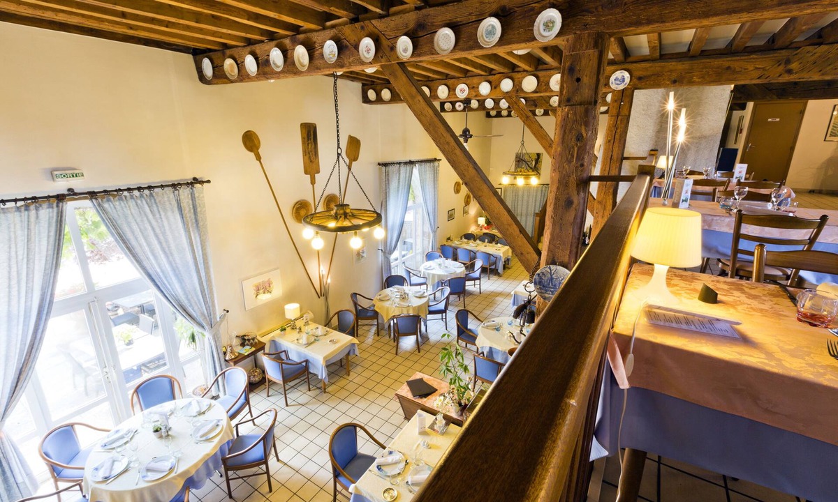 Lapalisse Hotel | Auberge Du Moulin Marin