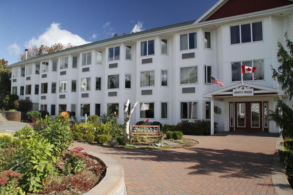 Baddeck Hotel | Auberge Gisele's Inn