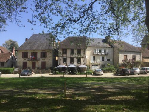 Segur-le-Chateau Bed & Breakfast | Auberge Henri IV