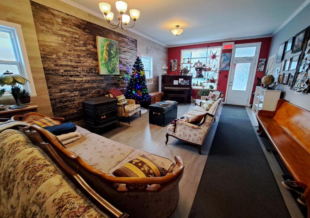 Charny Hostel | Auberge Jeunesse à Loulou