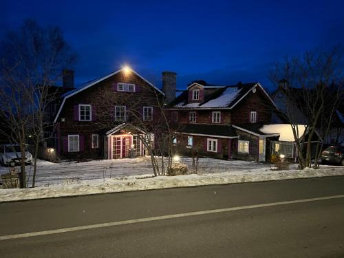 Pointe-au-Pic Bed & Breakfast | Auberge la Romance