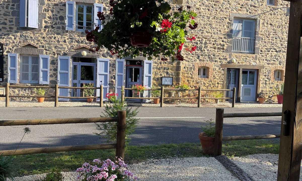 Mazeyrat-Aurouze Hotel | Auberge le Matagot