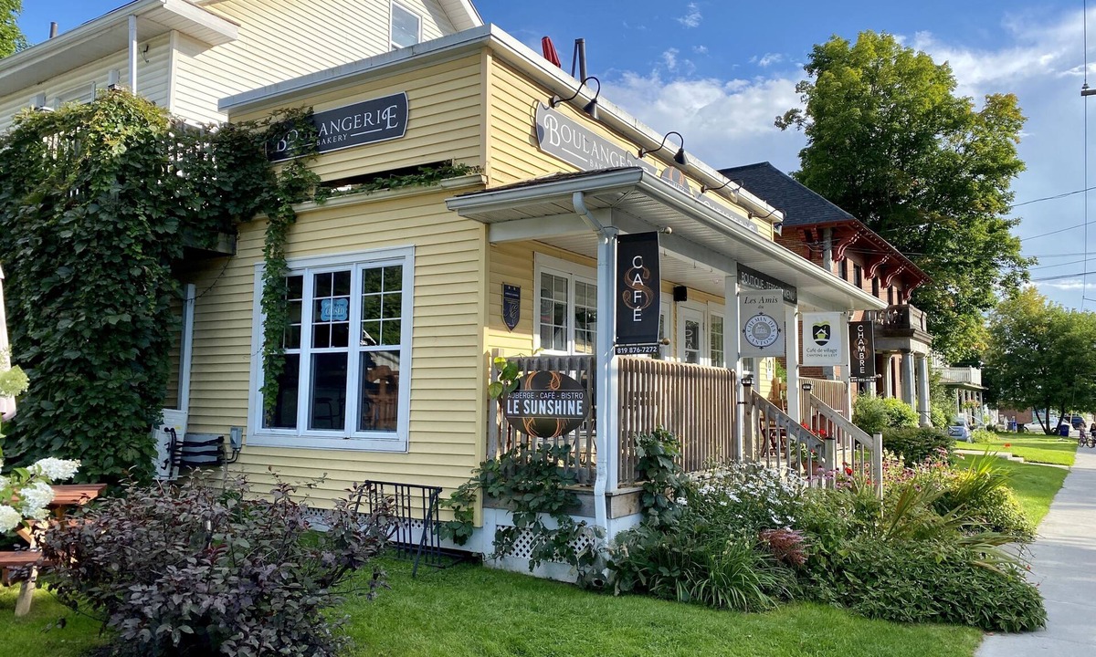 Stanstead Plain Hotel | Auberge Le Sunshine - Café-bistro
