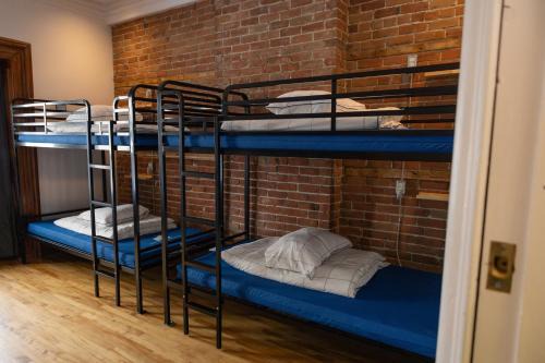 Downtown Montreal Hostel | Auberge Le Treehouse