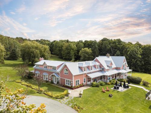 Hatley Hotel | Auberge Le Tricorne