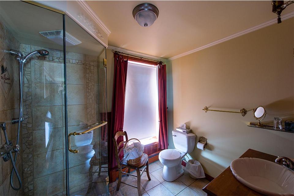 Riviere Du Loup Hotel | Auberge Mr James