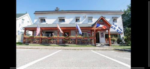 Nominingue Hotel | Auberge Restaurant du Monde