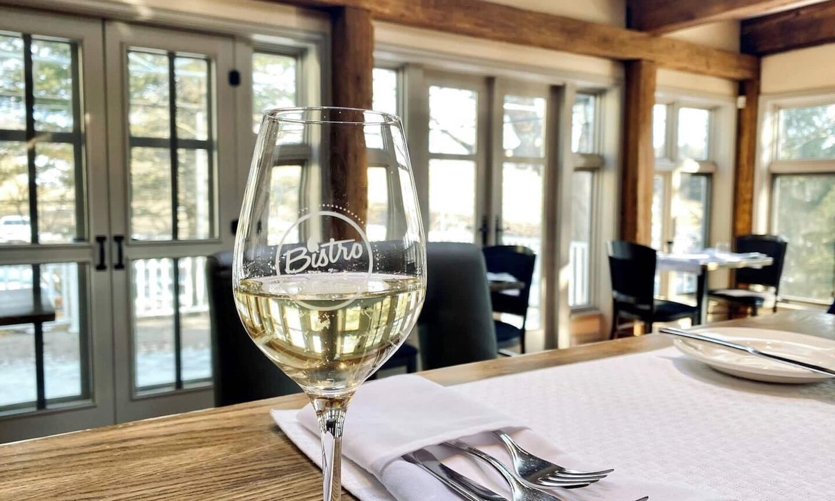 Lac-Brome Hotel | Auberge West Brome
