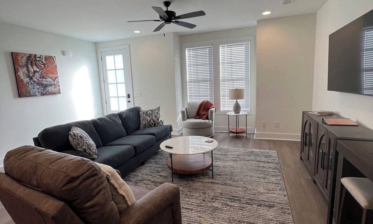 Auburn House | Auburn Getaway Home- Close to Campus! Sleeps 8, Family-Friendly.
