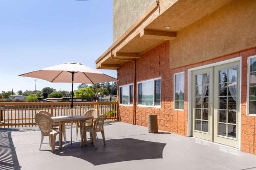 North Auburn Hotel | Auburn House Hotel