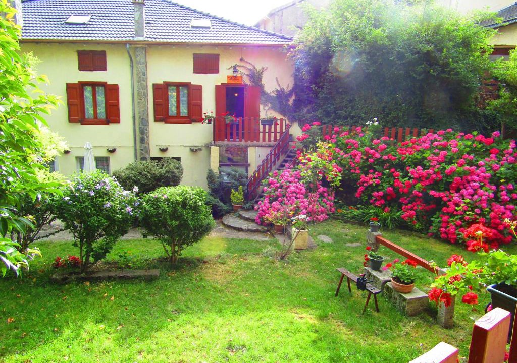 Chateau-Verdun House | Aucairn