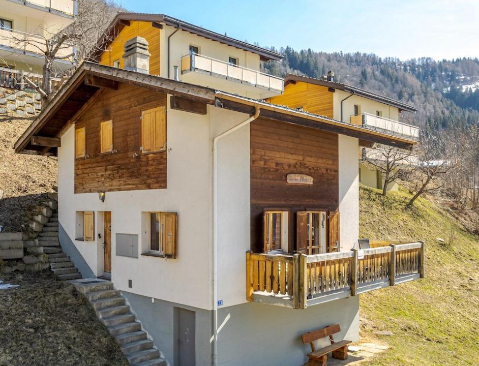 Reckingen House | Auf der March