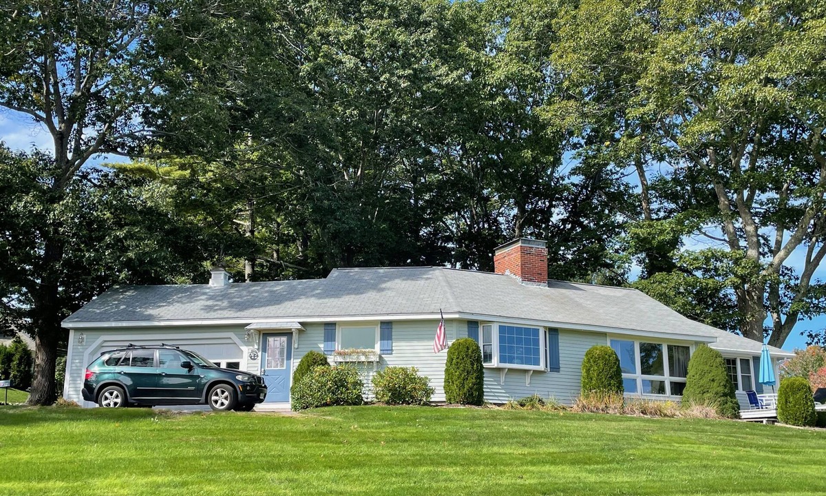 Kennebunk House | Aug. 22-29 just opened. On golf course/Walk to beach! 10 stars!