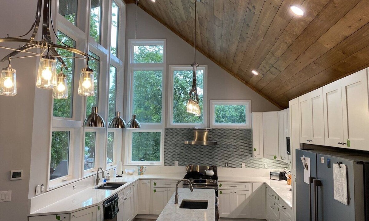 La Follette House | AUG-SEPT REDUCED. GOLF!WiFi,PRIVATE DOCK, Tiki Bar,7+BR,Gradual Slope, Cove