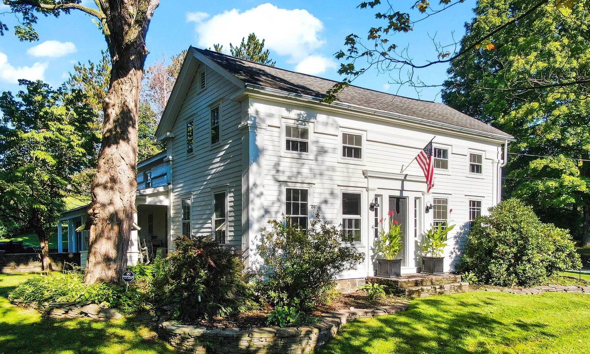 Chatham House | August Summer weeks available! Pool, Jacuzzi, Pond, Private Chef & More!