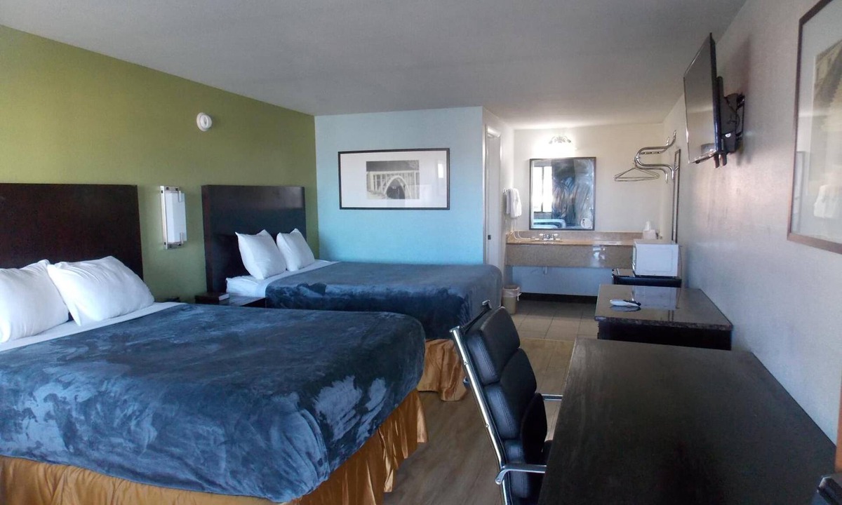 National Hills Hotel | Augusta Best Inn