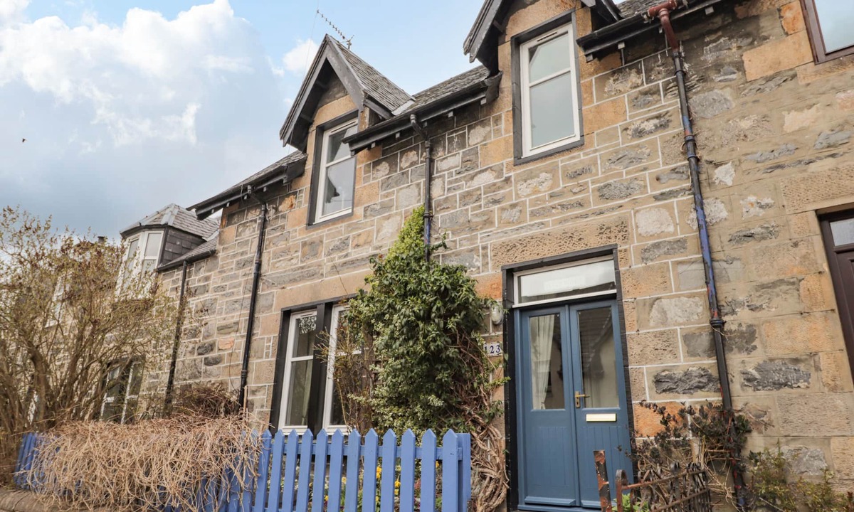 Kingussie Cottage | AULTMORE, family friendly, with open fire in Kingussie