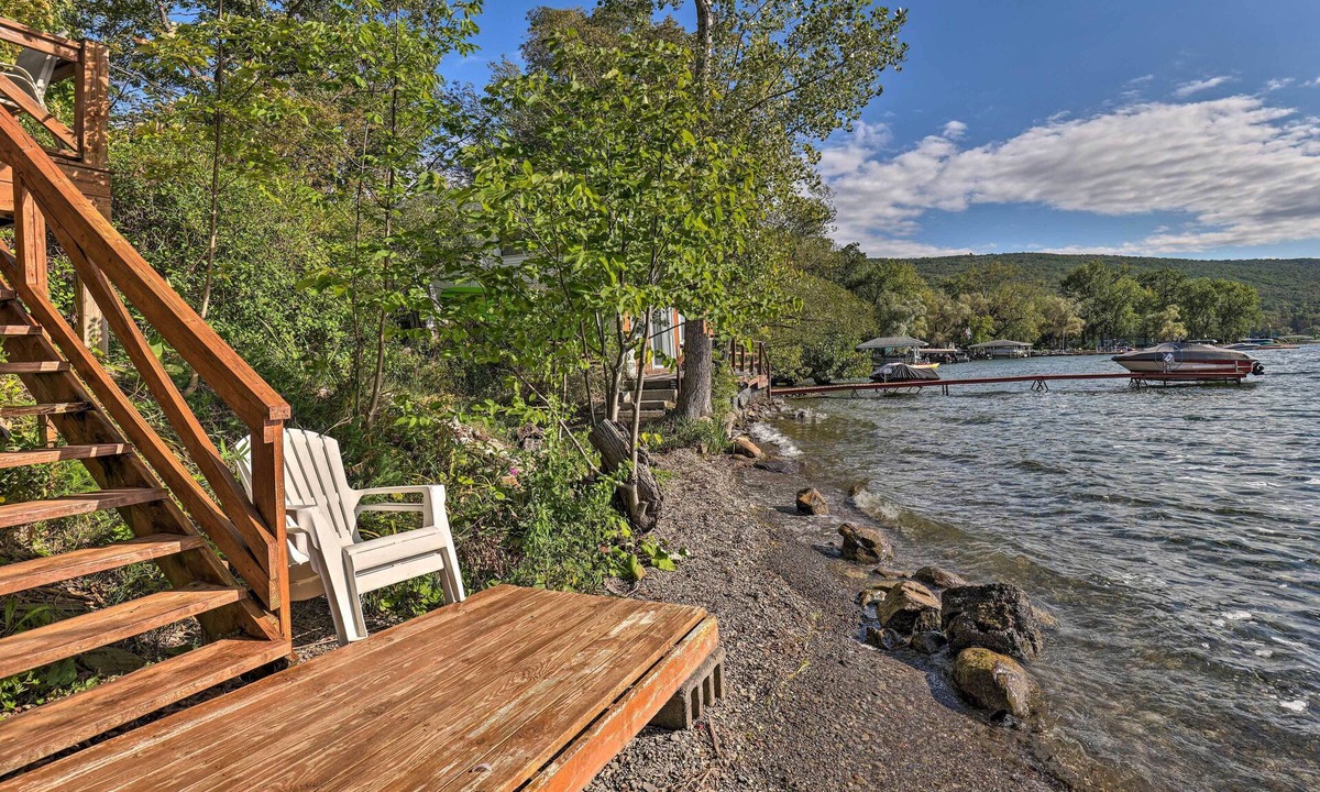 Middlesex House | 'Aunt Al's Place' Home on Canandaigua Lake w/Deck