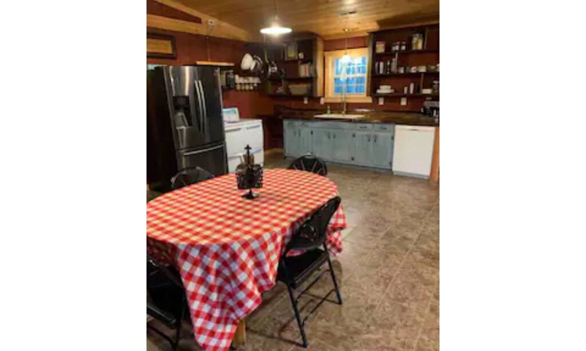 Etoile House | Aunt Sharon’s Bungalow