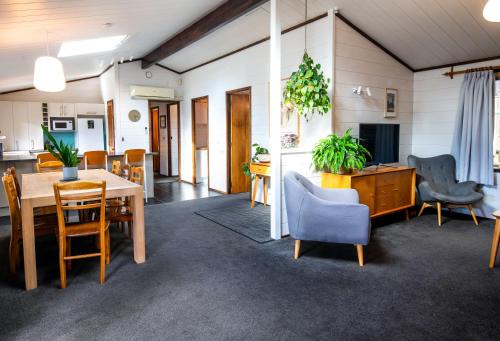 Lynmore House | Aura @ Home