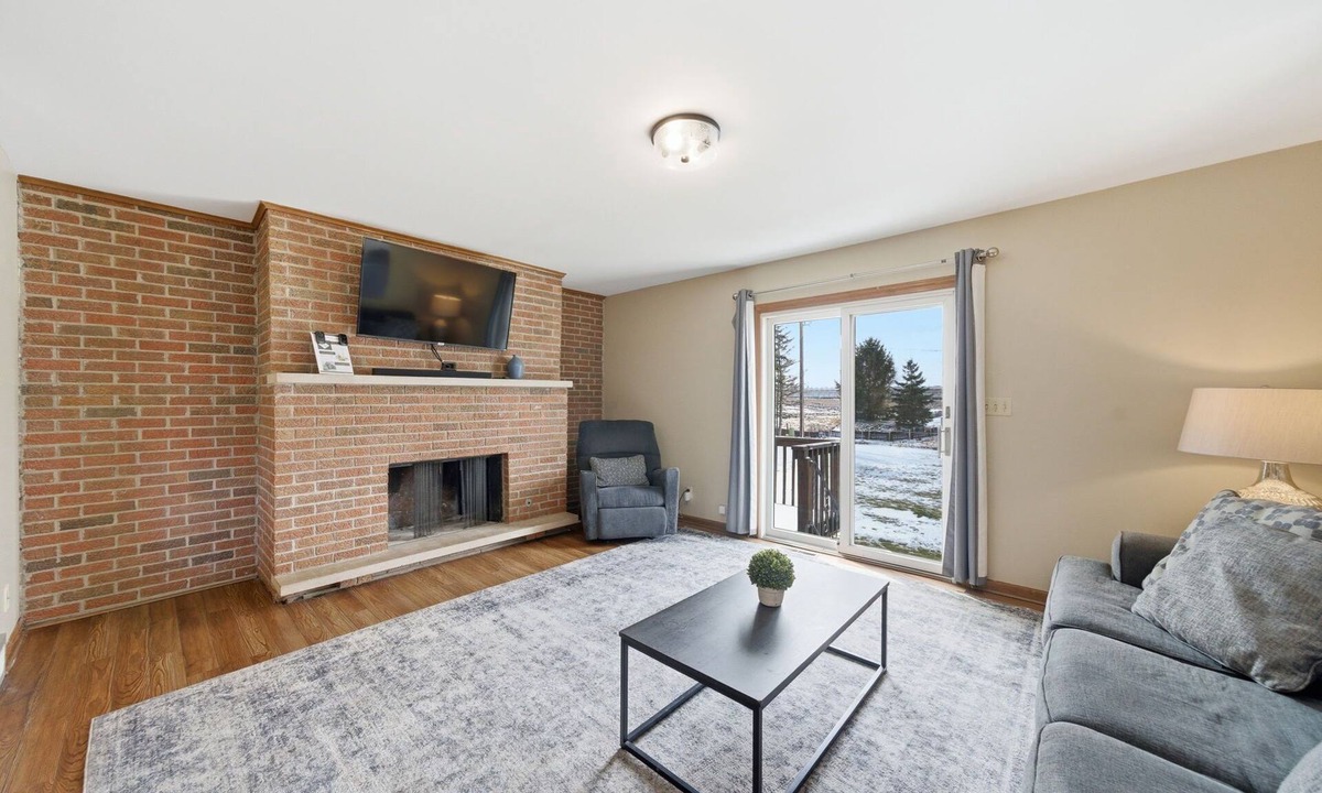 Aurora House | Aurora FHS Rental - Johnston Dr - Extended - 5 bedrooms