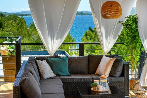 Drage Villa | Aurora - luxury mobile house with sundeck