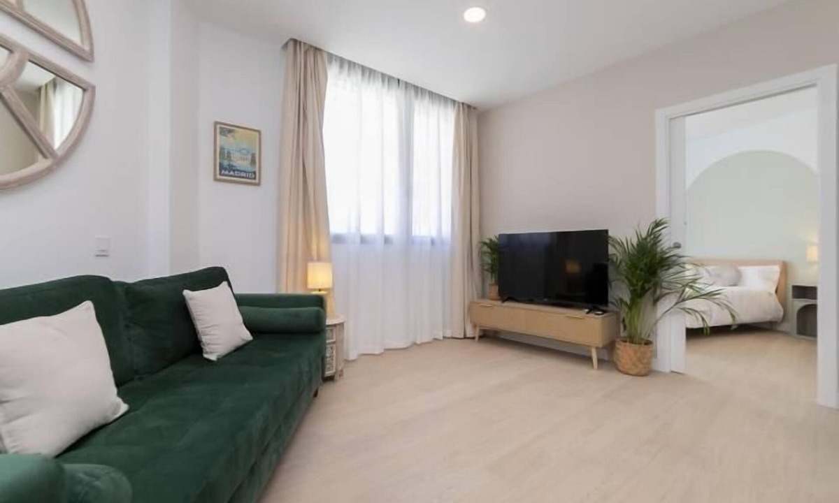 Carabanchel Apartment | Aurora Stays by Charming II, Apartment for 4 with free parking
