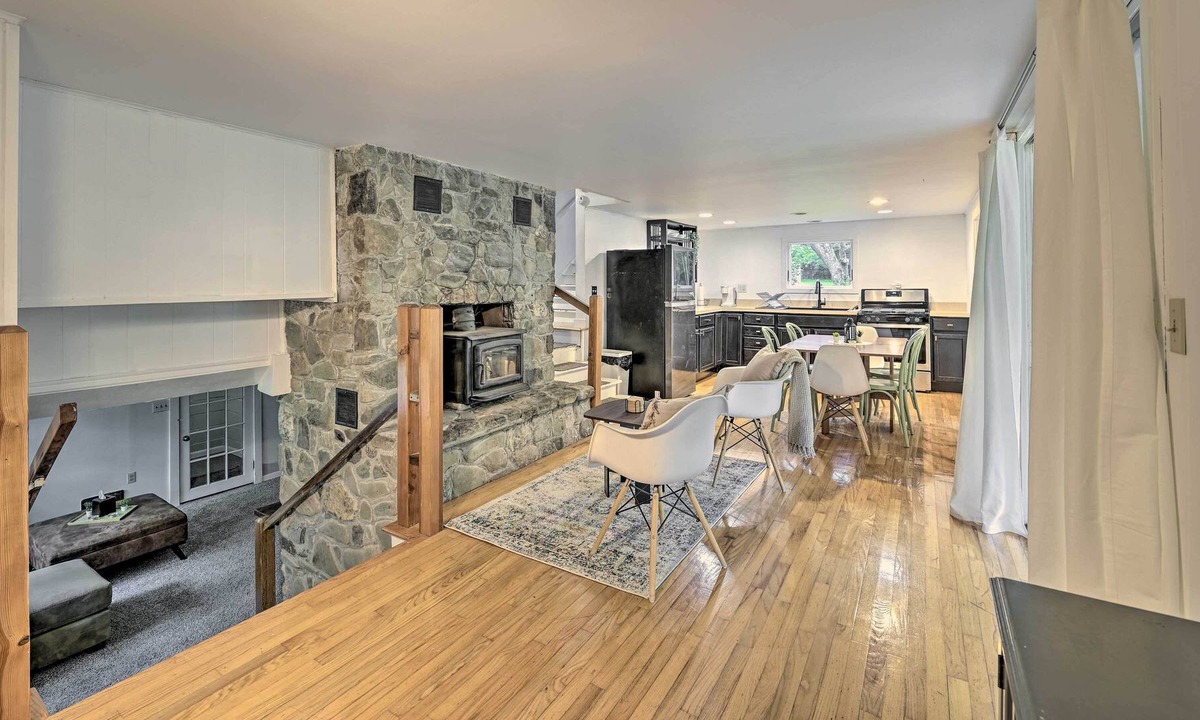 Austerlitz House | Austerlitz Home w/ Updated Interior + Porch!