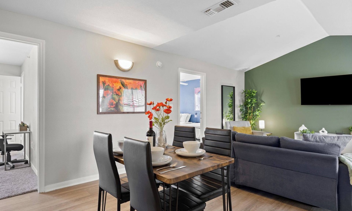 Pleasant Valley Apartment | Austin 3BR Home for Families & Groups · Sleeps 12 · 10min to UT