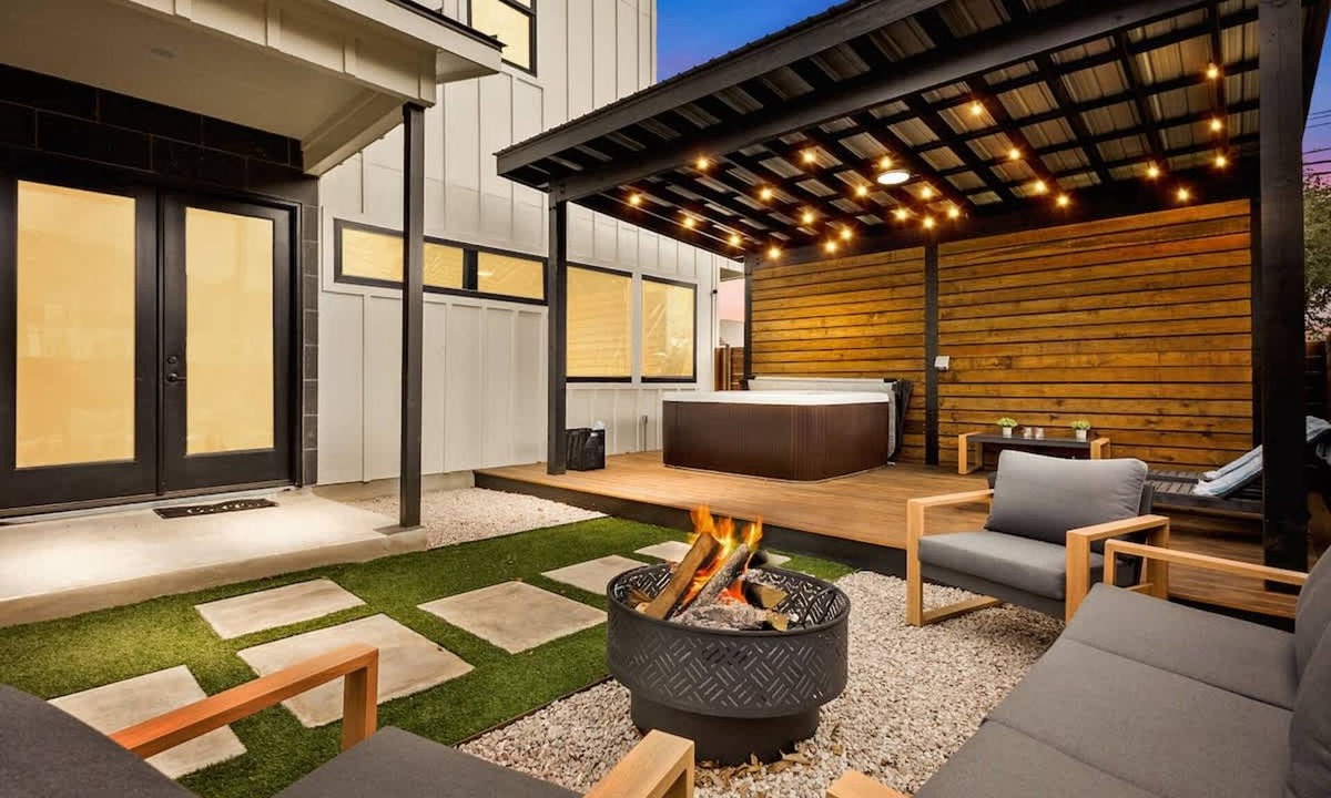 Hancock House | Austin Family Retreat at Ember House
