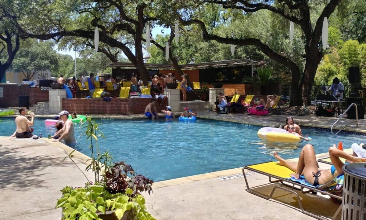 Travis Heights Apartment | Austin Fun Spot Best City Location w/Amazing Pool