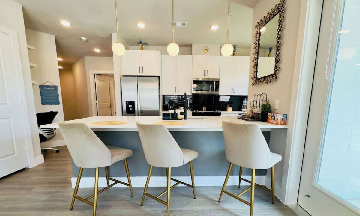 McNeil Apartment | Austin Group Ready 2BR | Near Domain | Gym & Pool