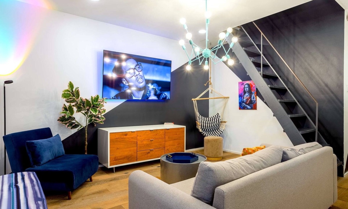 East Cesar Chavez Villa | Austin Icon Group Mansion - 6min to Rainey Street