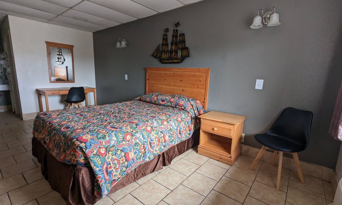 Walnut Forest Hotel | Austin Motor Inn