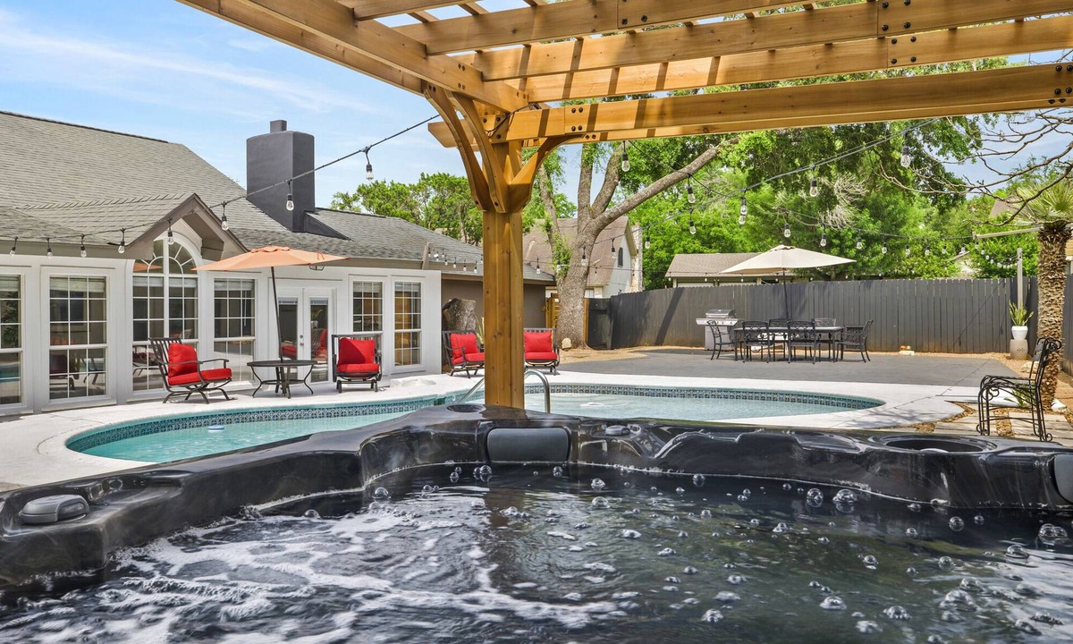 Beacon Ridge House | Austin Southern Retreat , the place for bachelor parties and bachelorettes