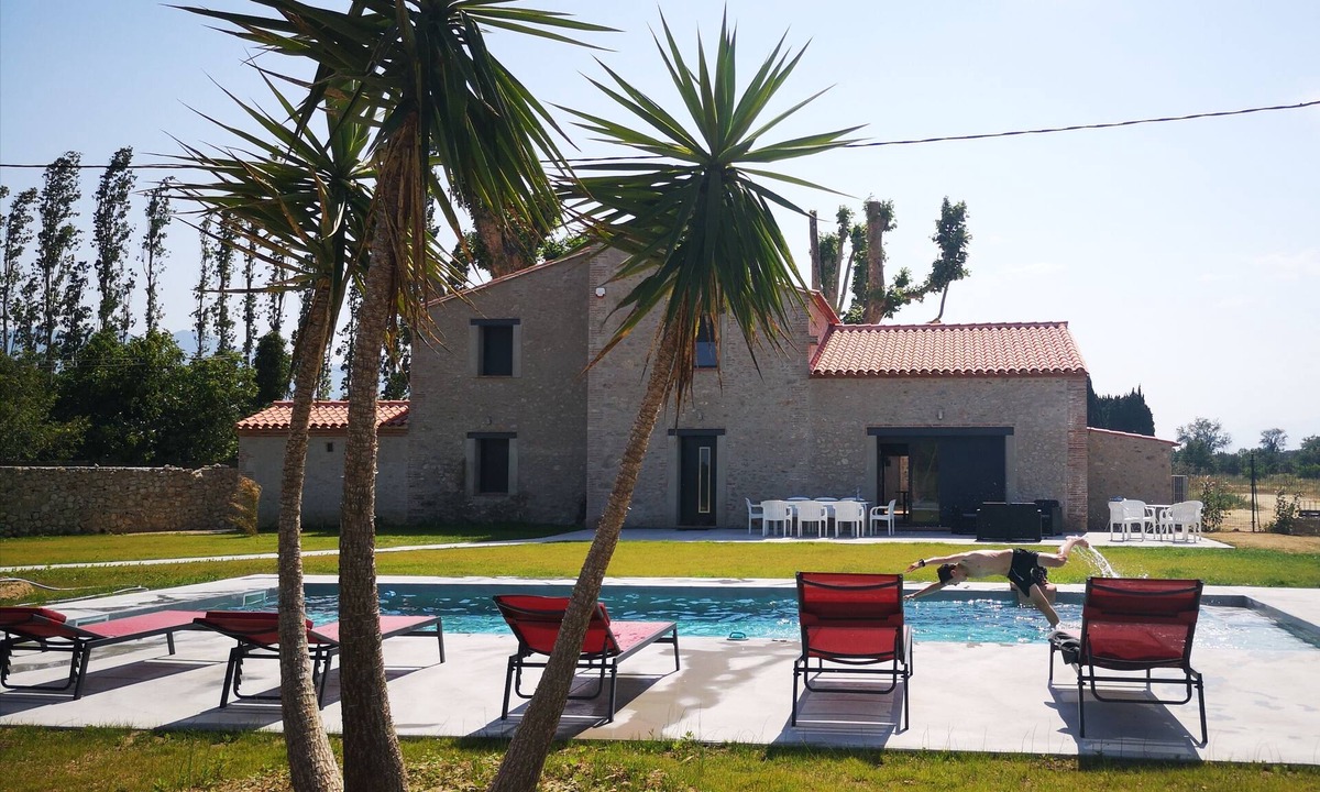 Saint-Genis House | Authentic Catalan farmhouse with heated pool 10 minutes from the beach