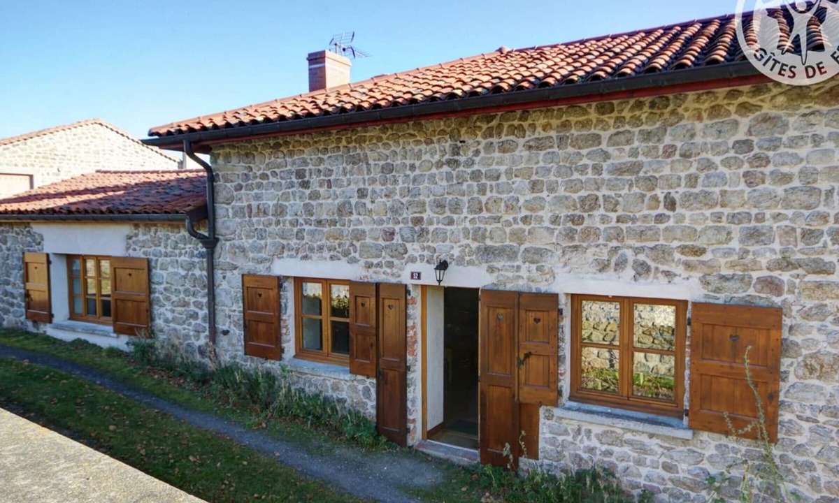 Essertines-en-Chatelneuf Cottage | Authentic and comfortable lodging for 6 in Forez