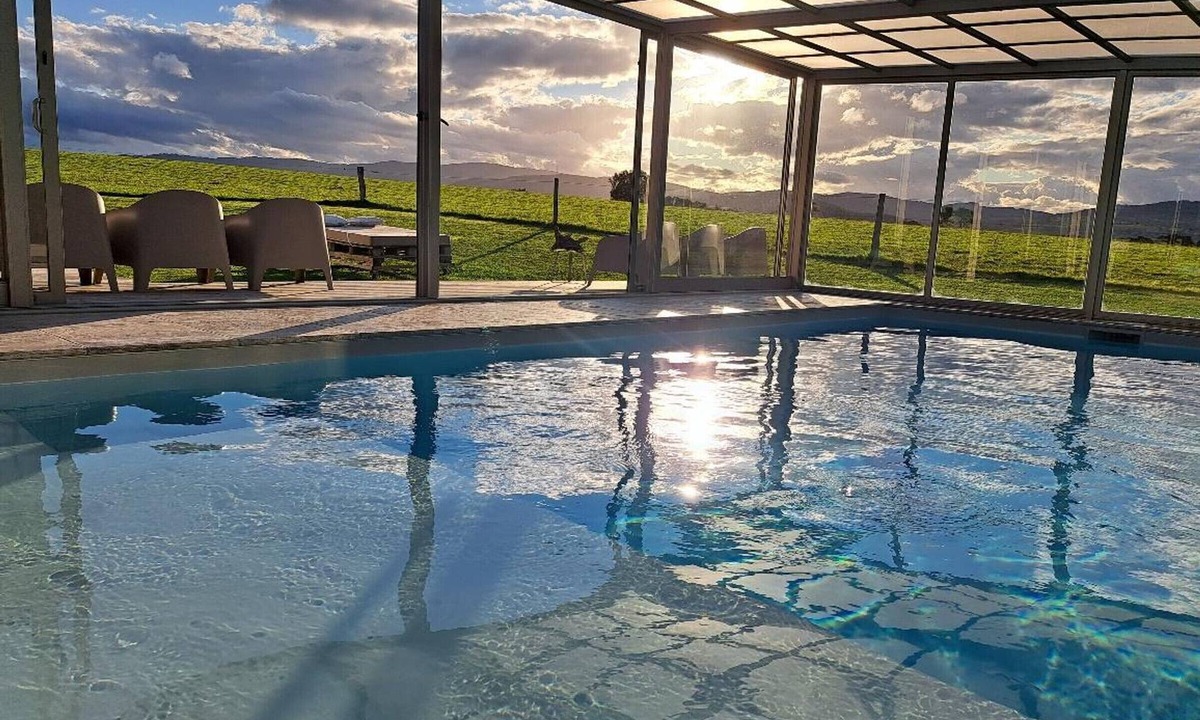 Saint-Forgeux-Lespinasse Cottage | Authentic House with Spa and Pets Allowed