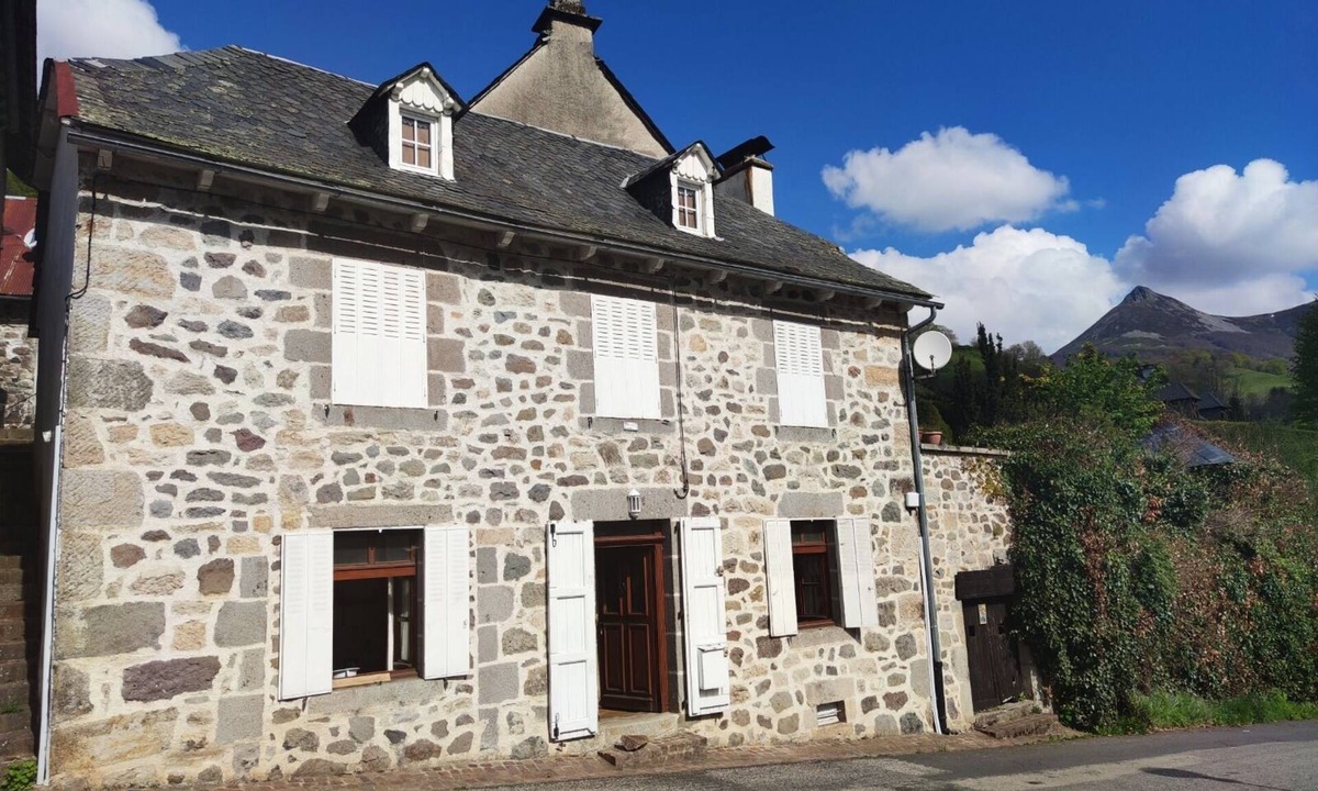 Saint-Jacques-des-Blats House | Authentic house a few steps from hiking trails and ski slopes