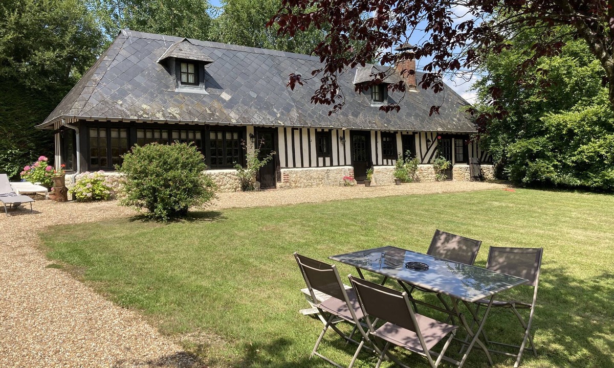 Englesqueville-en-Auge House | AUTHENTIC LONGERE NORMANDE