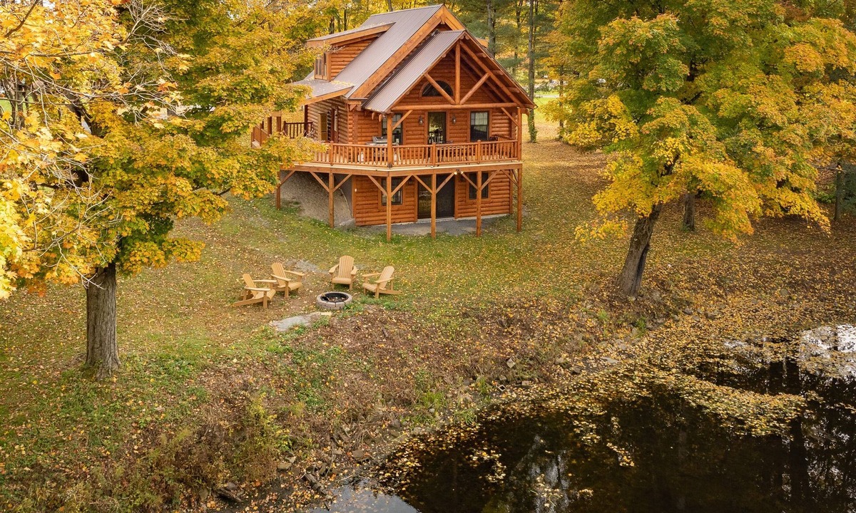 Rome Cabin | Authentic Adirondack Log Cabin with a Pond View