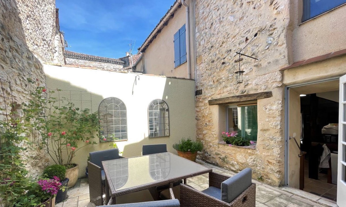 Gaugeac House | Authentic & Charming Village House Ideal Location