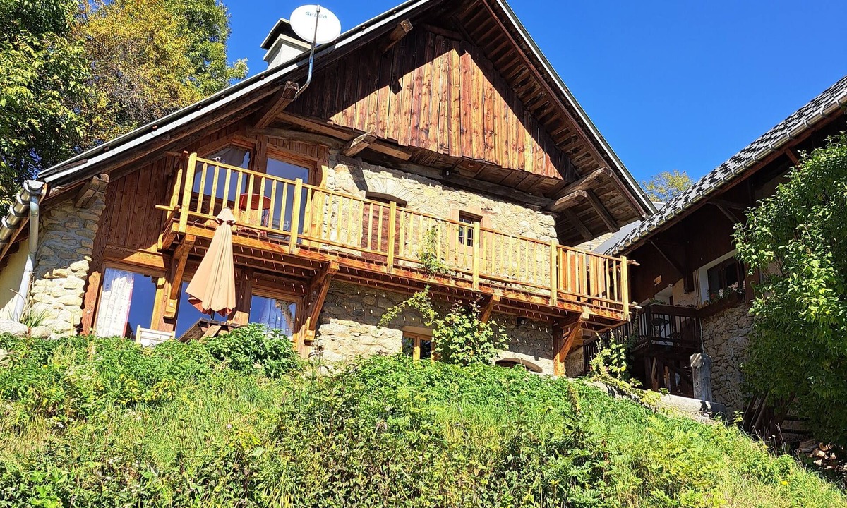 Les Bottieres Ski Chalet | Authentic, comfortable chalet in exceptional surroundings.
