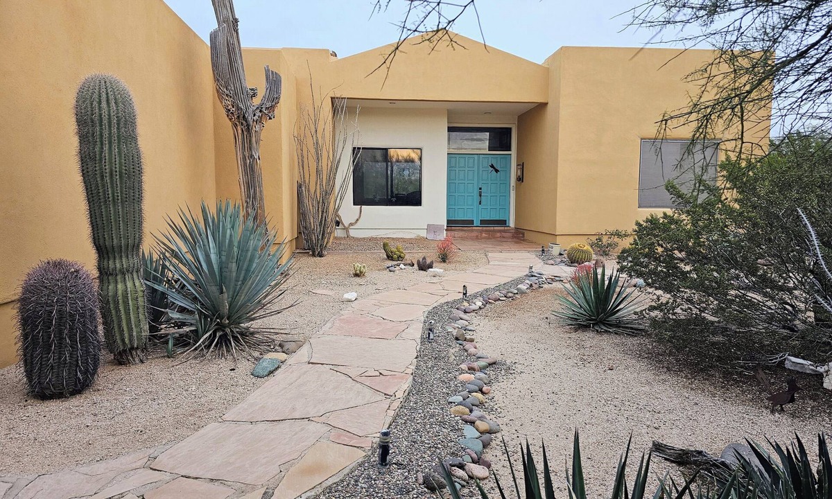 Pinnacle Peak House | Authentic Desert Vibes 3-bedroom house with pool & AC in charming Cave Creek
