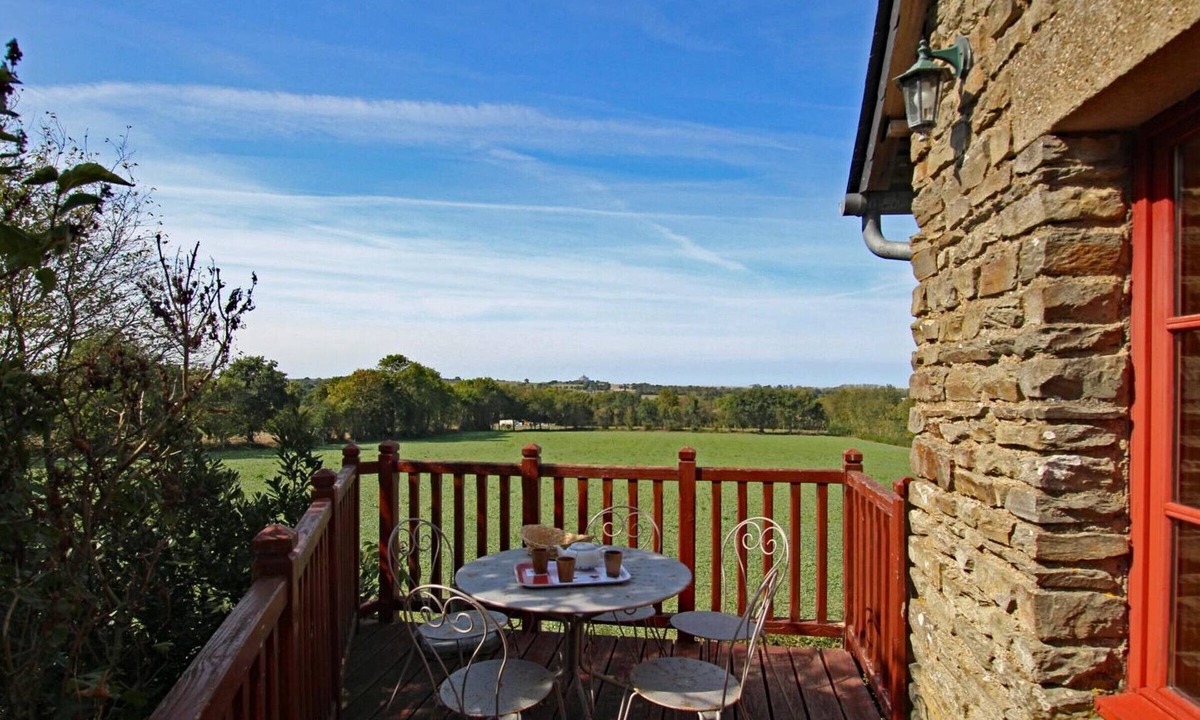 Servon Apartment | Authentic duplex in Dragey-Ronthon with wifi and pets allowed