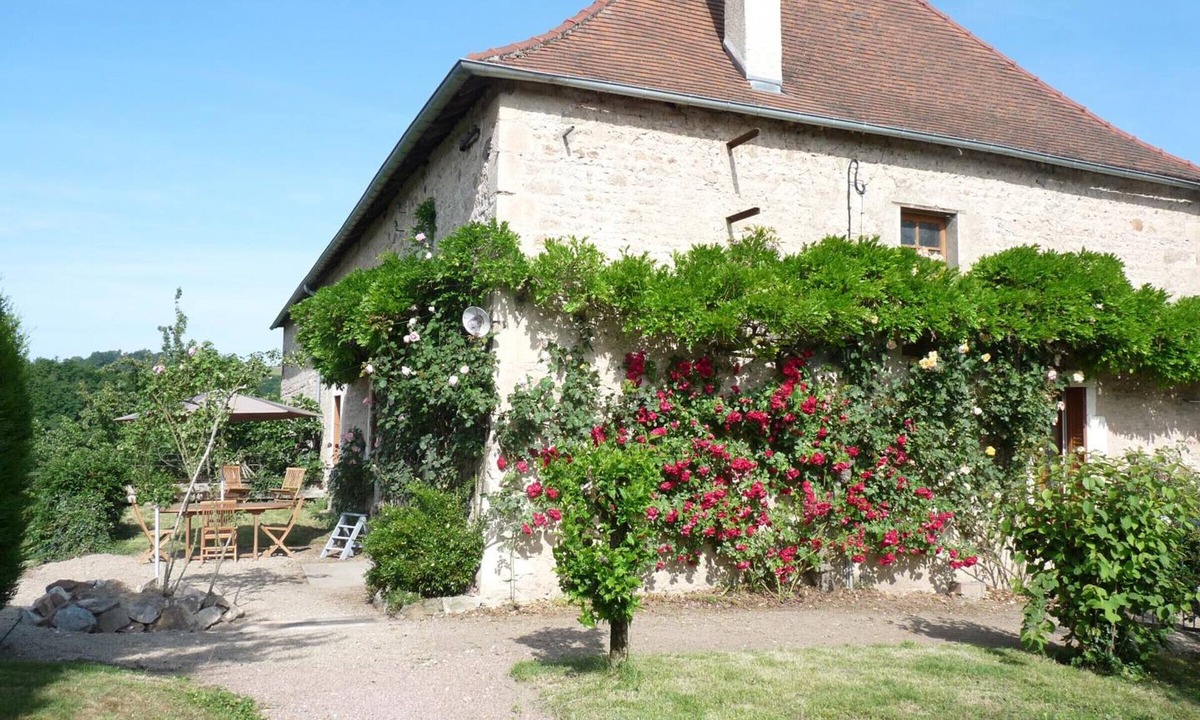 Saint-Etienne-de-Vicq Cottage | Authentic 15th Century Barn with Garden and Pets Allowed