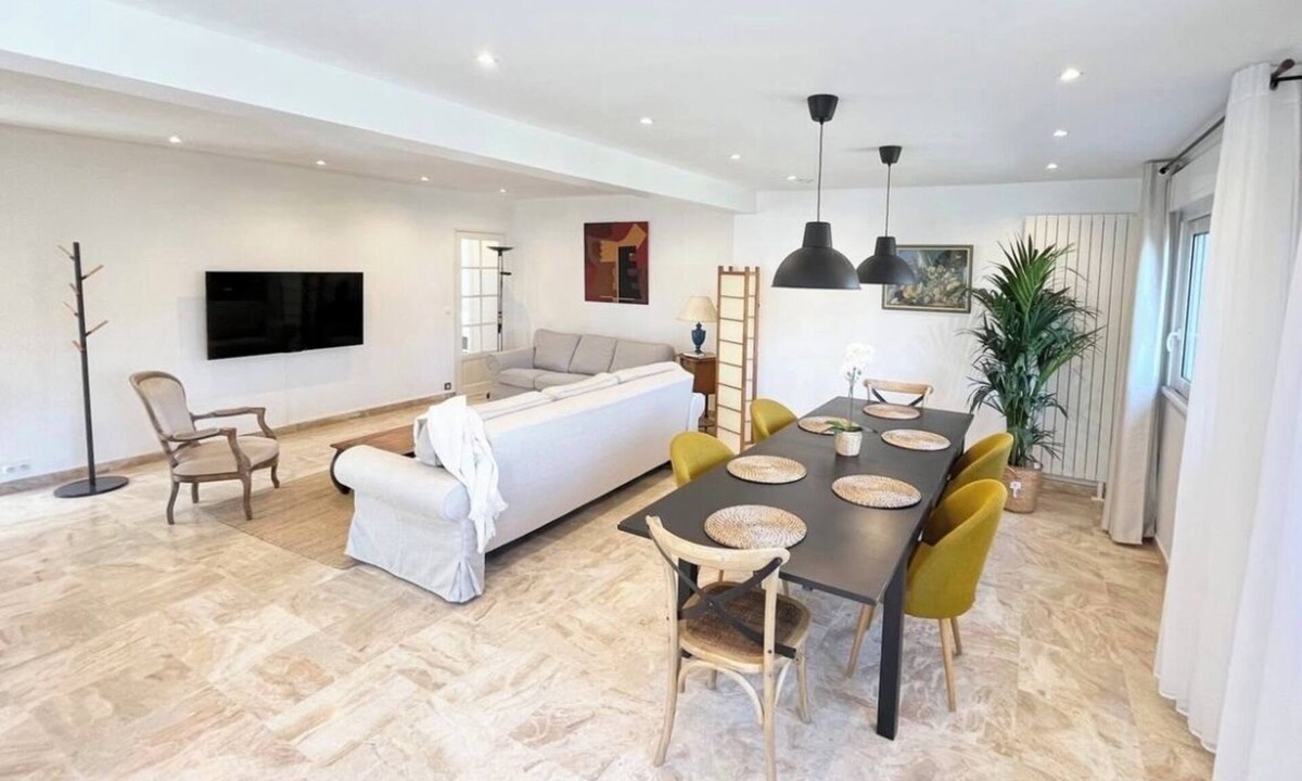 Vitry-sur-Seine Villa | Authentic French Charm Villa in Greater Paris Family Friendly with PrivateGarden