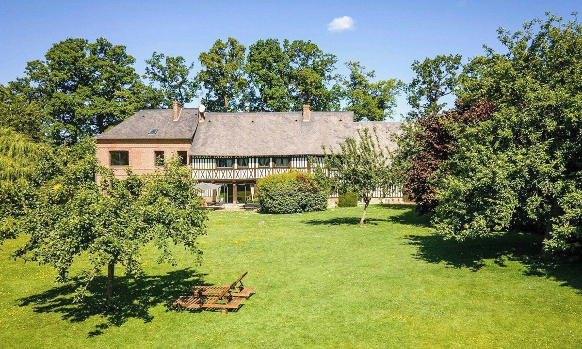Yebleron House | Authentic house with pond near Étretat
