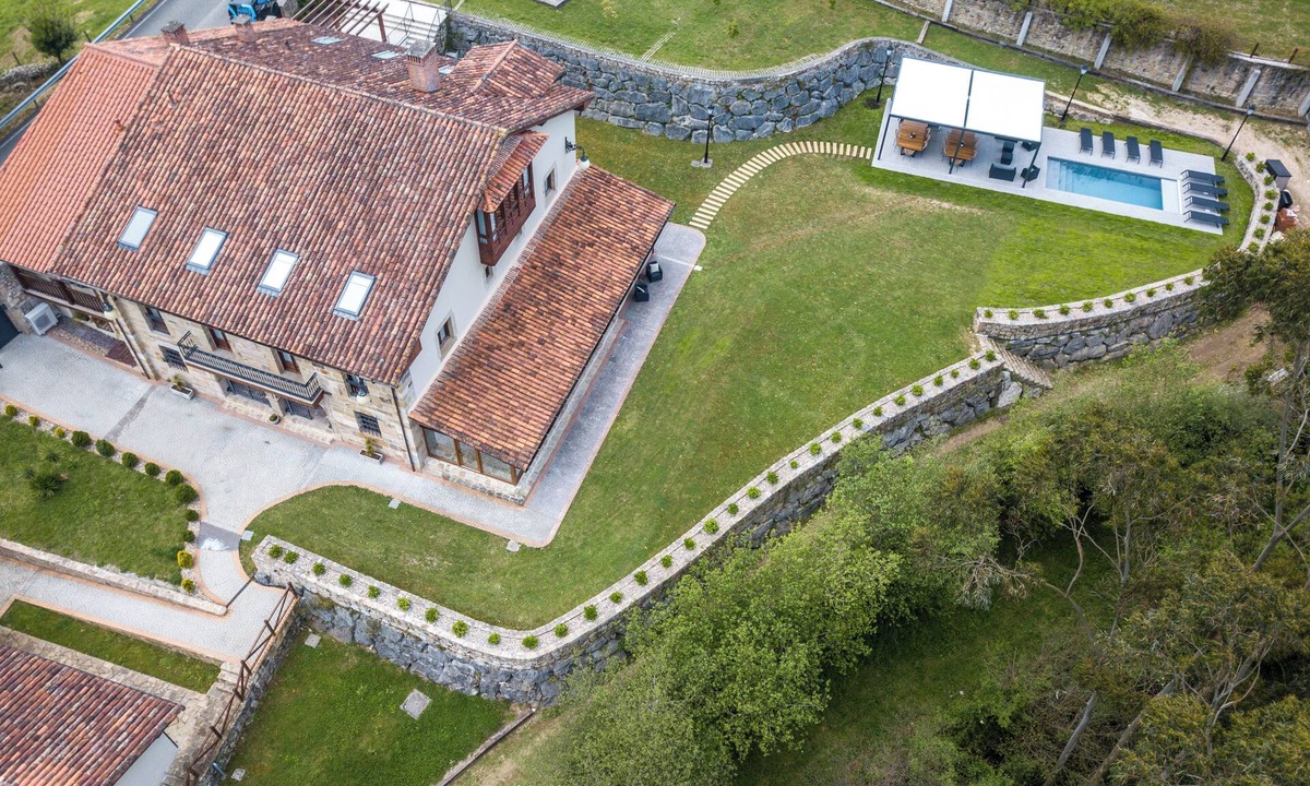 Caviedes House | Authentic luxury close to the beaches and nature.