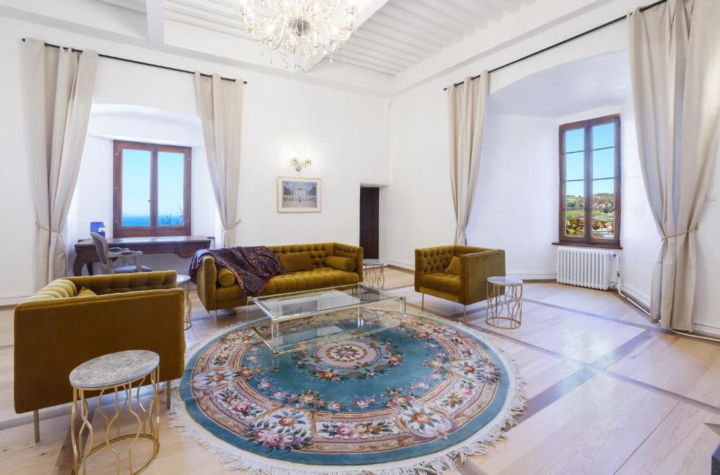 Montreux Apartment | Authentic Middle Ages apartment in the Castle